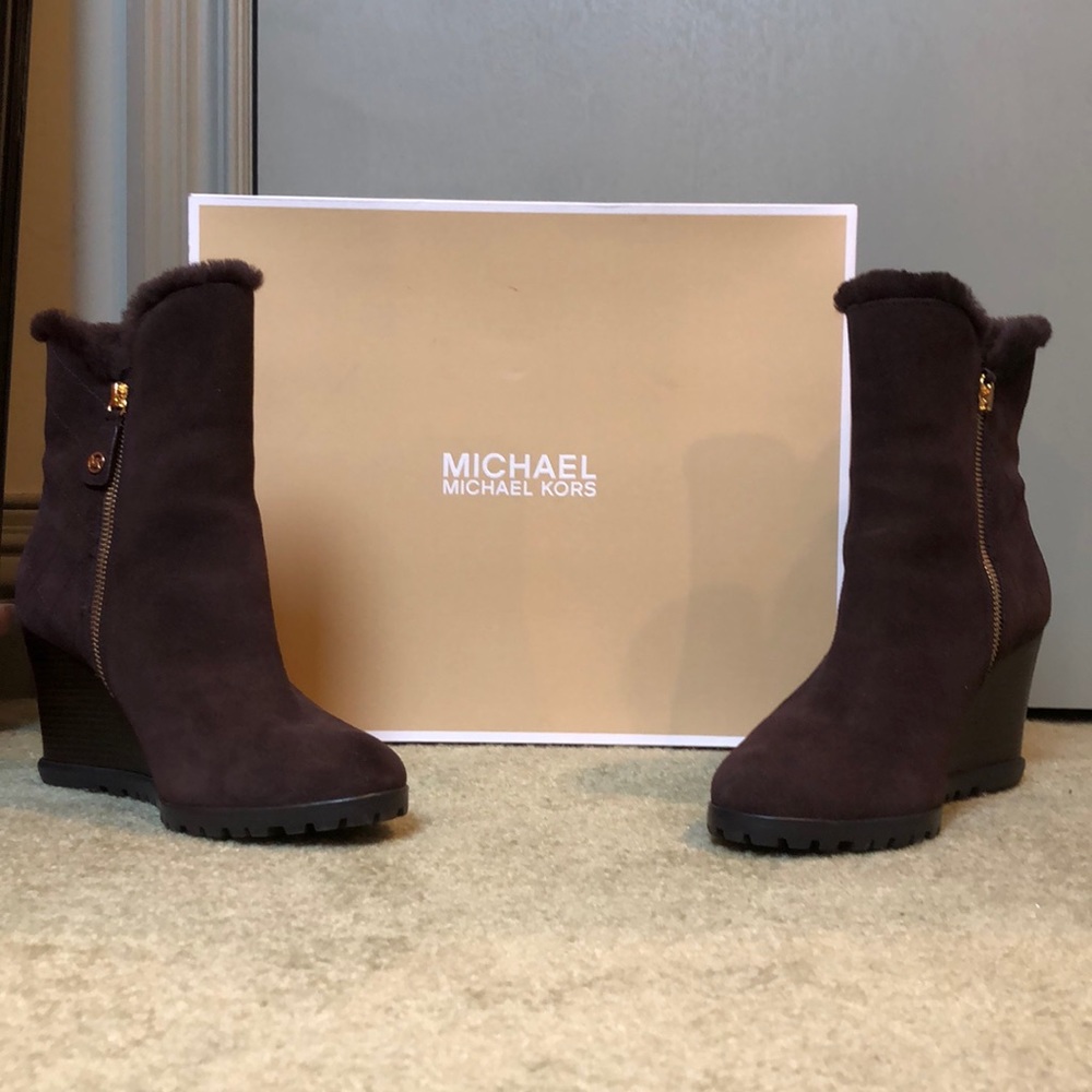 Michael Kors Whitaker Wedge Boot Coffee Size 9 FEM